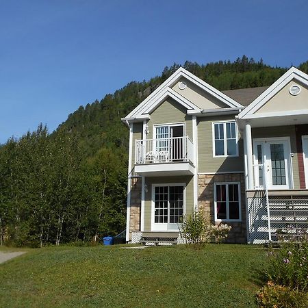 Condo Mont-Edouard L'Anse-Saint-Jean Exterior photo